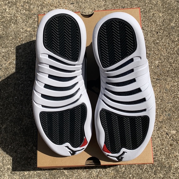 NWT Jordan 12 Retro “Playoffs” Size 7 men /8.5-9 women - Picture 9 of 10